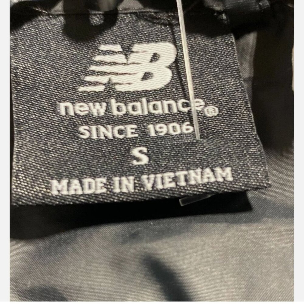 New Balance Men's Black Jacket Size S NWT - Picture 4 of 8